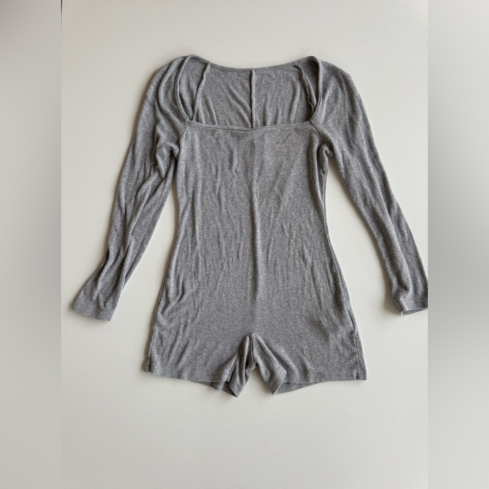✨Gray Long Sleeve Romper✨ - Picture 2 of 12